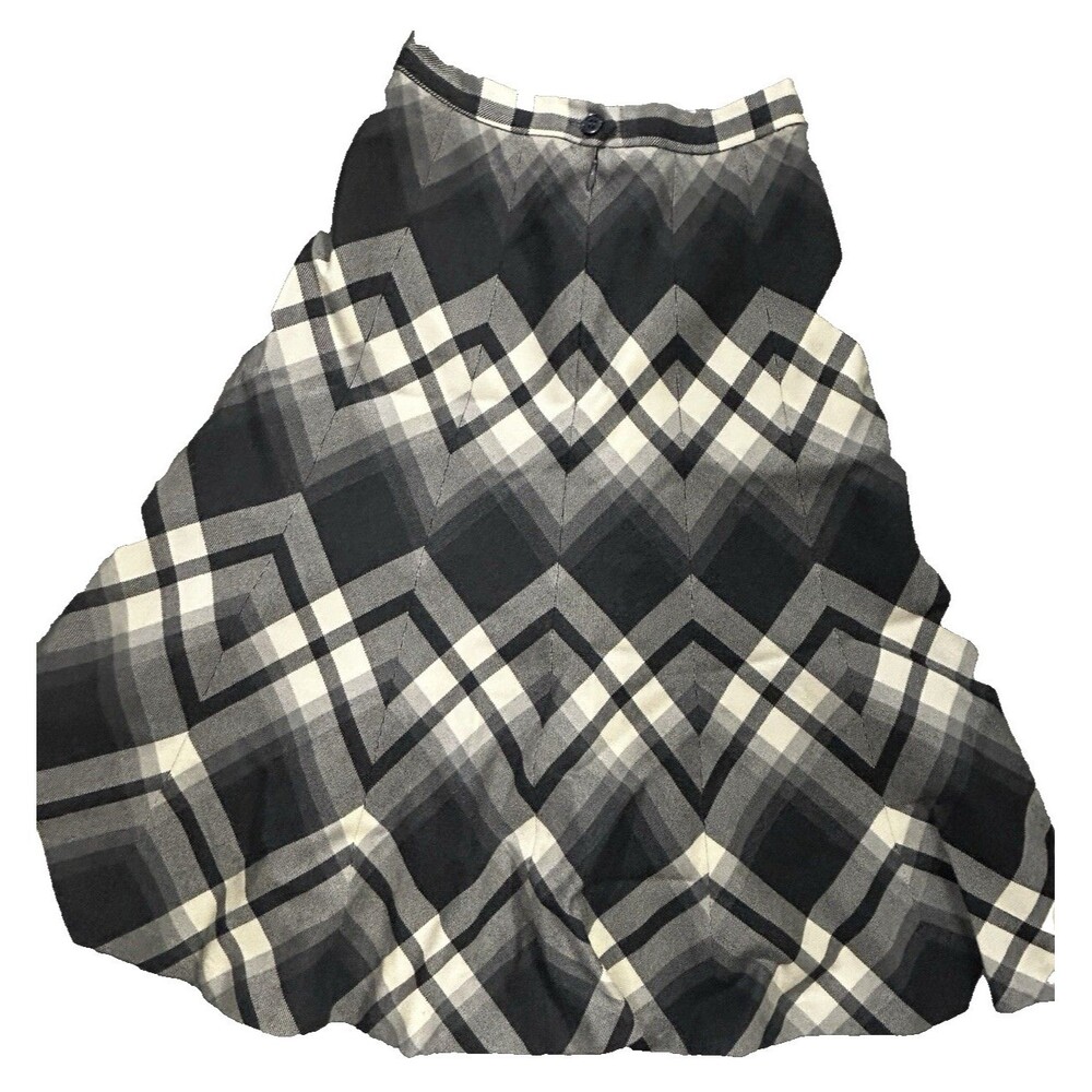 Vintage Highland Queen Wool Skirt A-Line‎ Argyle-Inspired Geometric Pattern